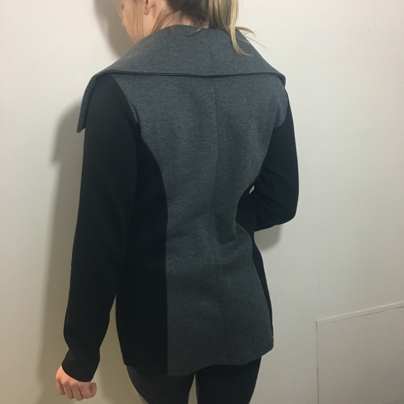 NWOT Nicole Miller New York Activewear Jacket - Picture 4 of 6